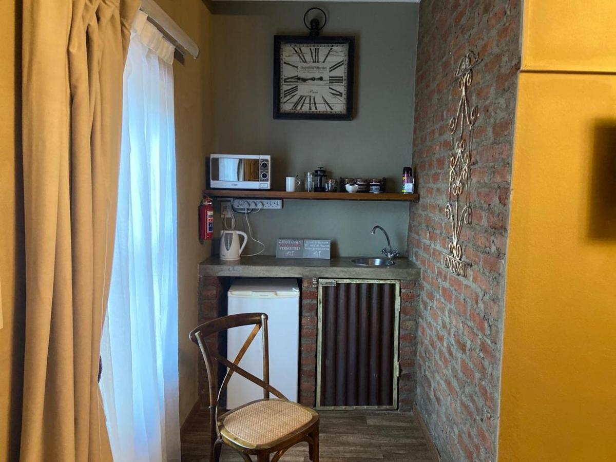 Cape Karoo Guesthouse Beaufort West Extérieur photo