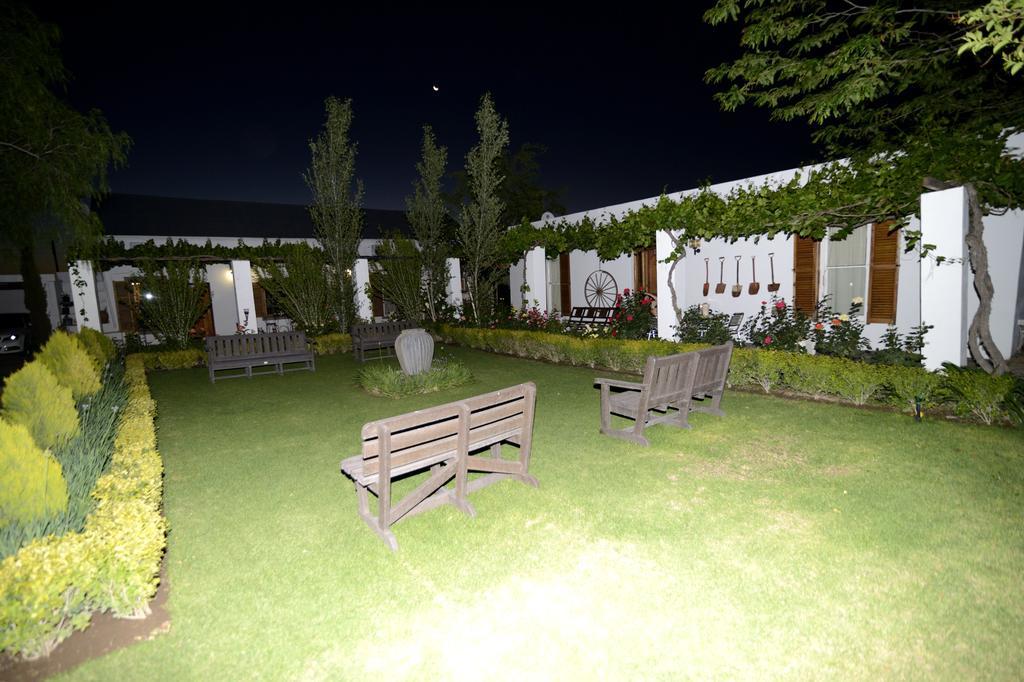 Cape Karoo Guesthouse Beaufort West Extérieur photo